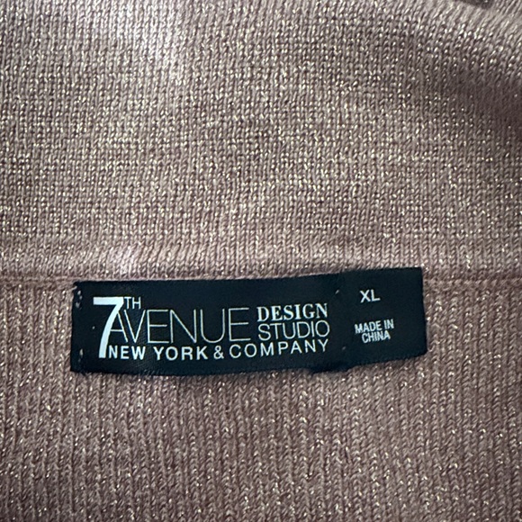 Chic Mauve Off-Shoulder Sweater - Picture 4 of 5